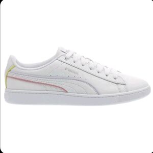 PUMA Women's Vikky V2 Sneaker